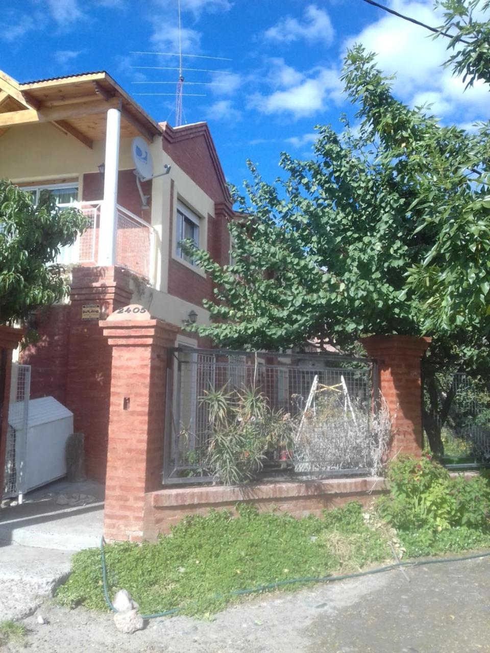 Casa De Franchesca Hostel Trelew Kültér fotó